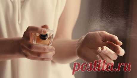 9 способов сделать так, чтобы парфюм не выветривался через пару часов после нанесения