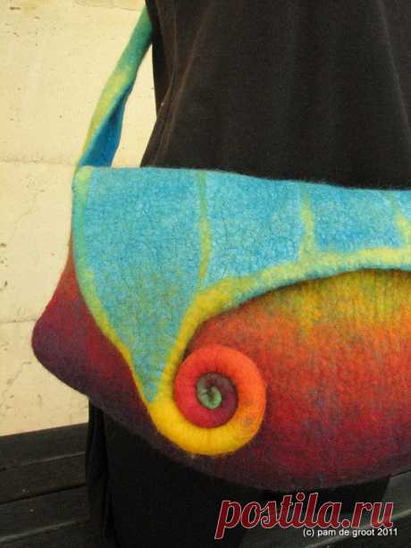 spiral felt bag