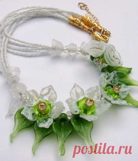 Lampwork Floral Necklace, Handmade Glass Romantic Necklace With Delicate White-green Flowers, Made to Order - Etsy Israel