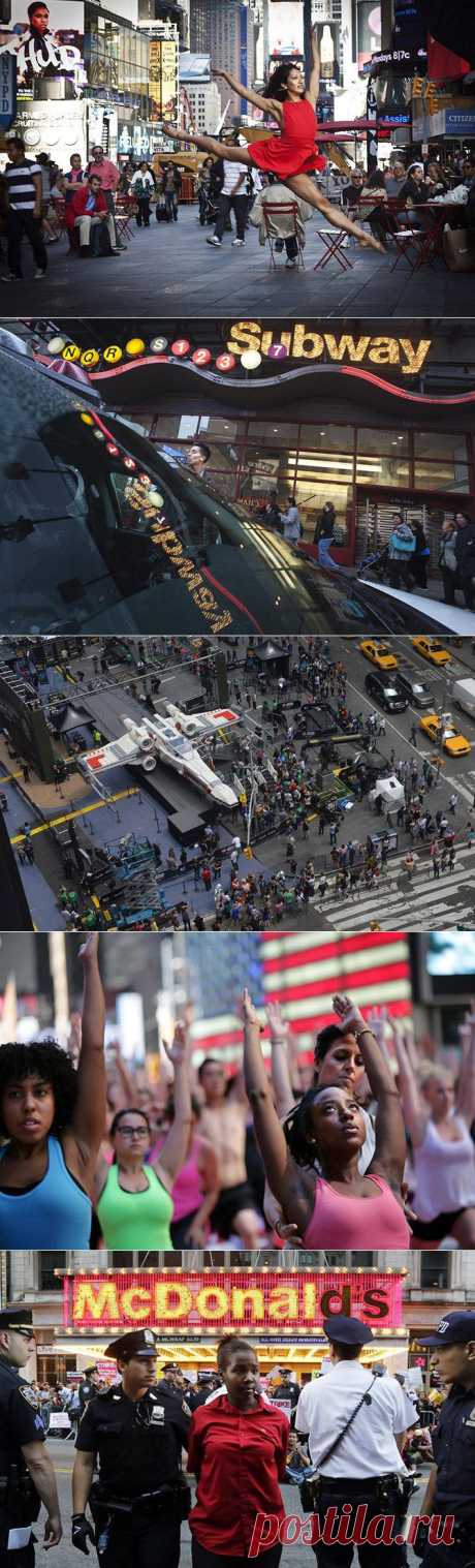 Таймс-сквер, символ Нью-Йорка / Туристический спутник