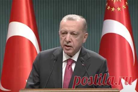 Турецкий лидер Эрдоган подписал протокол о вступлении Швеции в НАТО. Теперь документ должен ратифицировать парламент.