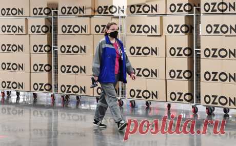 Ozon составил топ-10 товаров у россиян в 2021 году. Среди самых популярных покупок оказался ассортимент «магазина у дома»; без учета товаров этой категории россияне чаще всего покупали на онлайн-площадке бумагу, медицинские маски, раствор для линз и товары для домашних животных