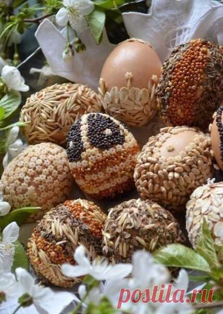Пасхальные ЭКО-яйца - декор крупой и семенами.