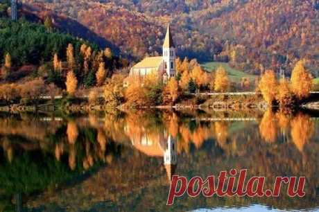 Церковь на берегу озера. Словакия.Мой Мир@Mail.Ru