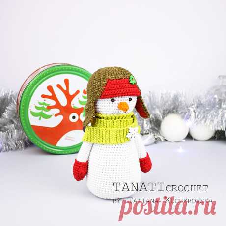 PDF Снеговик крючком. FREE crochet pattern; Аmigurumi doll patterns. Амигуруми схемы и описания на русском. Вязаные игрушки и поделки своими руками #amimore - снеговик, Новый год, снеговичок, snowman, Schneemann, bałwan, bonhomme de neige, happy new year, Christmas, xmas, Nativity, sněhulák, boneco de neve. Amigurumi doll pattern free; amigurumi patterns; amigurumi crochet; amigurumi crochet patterns; amigurumi patterns free; amigurumi today.