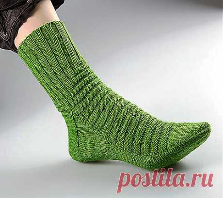 Ravelry: Treppenviertel Socks pattern by Nicola Susen