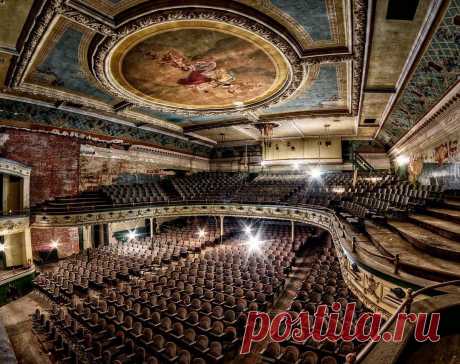 Emilio в Instagram: «My very last one from this set Another outtake from my last visit in 2011 The #newbedfordorpheum in #newbedford #abandoned #urbex #decay…» 70 отметок «Нравится», 3 комментариев — Emilio (@emiliomicklos) в Instagram: «My very last one from this set Another outtake from my last visit in 2011 The #newbedfordorpheum in…»