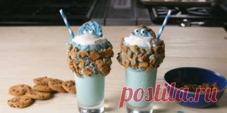 You Have To See How Cookie Monster Milkshakes Are Made They're scary good!