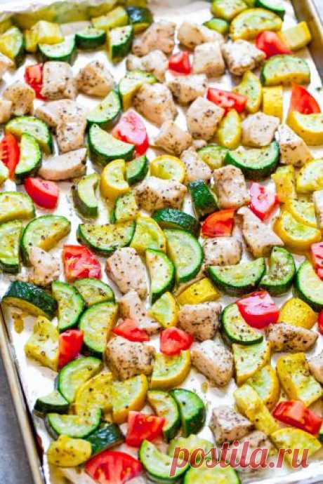 Sheet Pan Summer Vegetables and Chicken - Averie Cooks Sheet Pan Summer Vegetables and Chicken - Sheet Pan (Листовая лента),  Summer Vegetables and Chicken - Летние овощи и курица, 02.08.18– Fast, EASY, HEALTHY, and perfect for your seasonal summer zucchini, squash and tomatoes!! A DELISH one-pan meal with zero cleanup that’s great for busy weeknights!! I love sheet pan dinners because they’re easy, tasty, and ready in no time. The chicken is tender, juicy, and infused with lovely lemon …