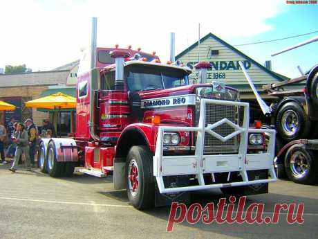 ROAD TRAINS | AUSTRALIAN TRUCKS