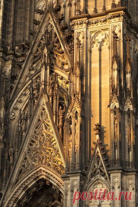 Kölner Dom / Cologne Cathedral, Cologne (Köln), Germany (by Paul Dykes)  | M Adi H приколол(а) это к доске Gotik und Groteske