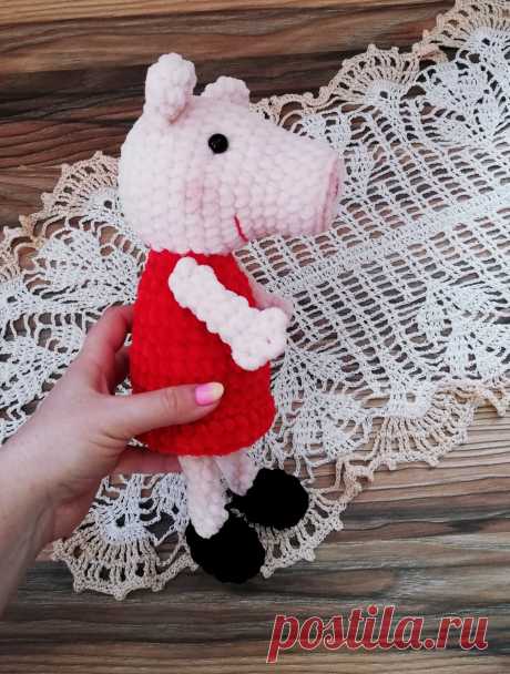 PDF Свинка Пеппа крючком. FREE crochet pattern; Аmigurumi doll patterns. Амигуруми схемы и описания на русском. Вязаные игрушки и поделки своими руками #amimore - Peppa Pig, свинка, поросёнок, свинья, поросенок, pig, swine, cerdo, maiale, Schwein, świnia, porco, domuz, sika, cochon, prase, gris, siga. Amigurumi doll pattern free; amigurumi patterns; amigurumi crochet; amigurumi crochet patterns; amigurumi patterns free; amigurumi today.