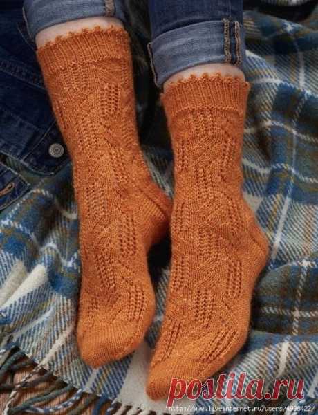 Ажурные носки спицами