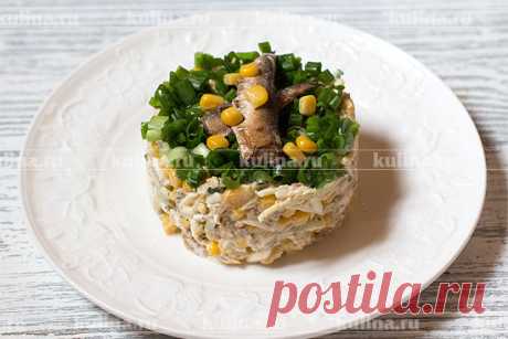 Салат со шпротами и кукурузой – рецепт приготовления с фото от Kulina.Ru