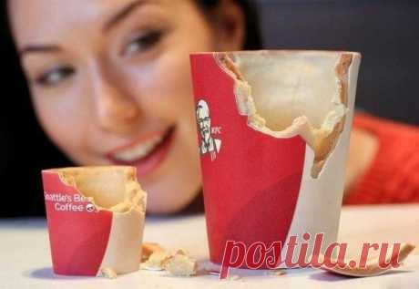 В британских KFC появились съедобные стаканчики для кофе. / Занимательная реклама
