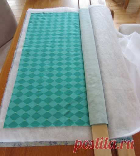 How to baste a quilt with two 1&quot;x3&quot; boards. No kneeling, can be done on a dining room table. | General Info | Столовые, Столы Столовая и Лоскутное …