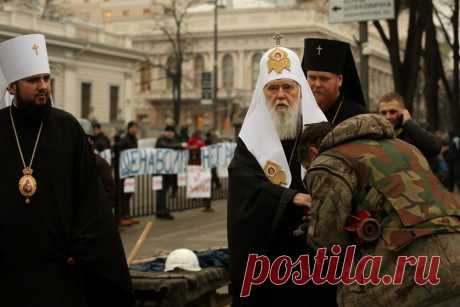 "Москва обманула". Как патриарх Филарет покаялся перед РПЦ, а потом передумал - «Life.ru» — информационный портал