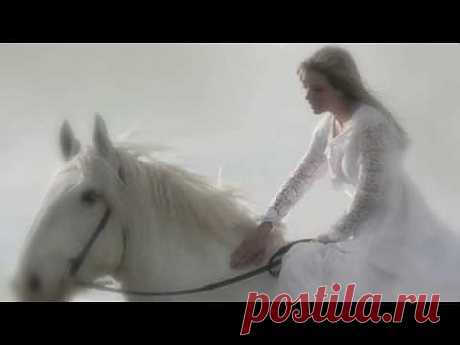 ▶ Whiter Shade of Pale - Annie Lennox - для  
Омской Надежды!