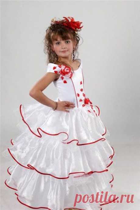 Модели детских нарядных платьев.