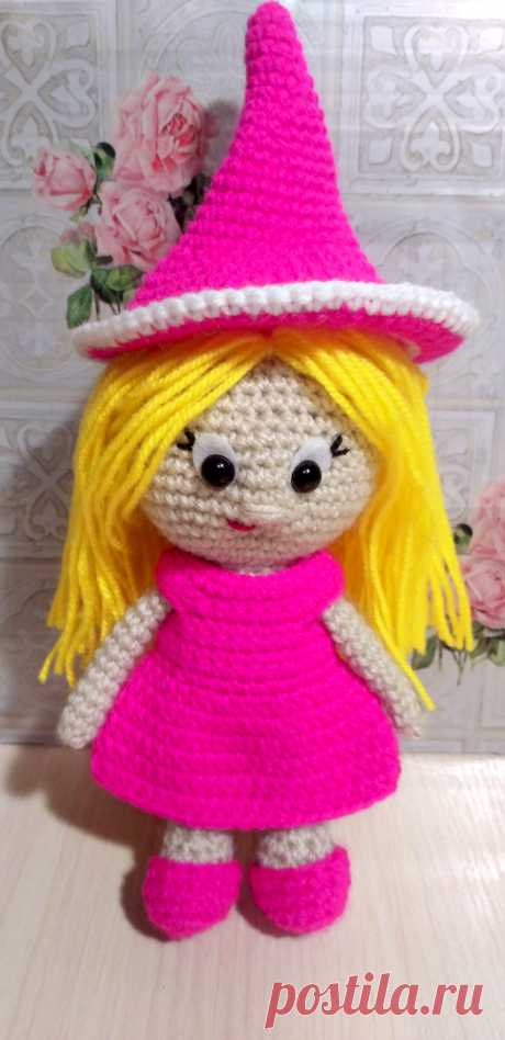 PDF Ведьмочка Шелли крючком. FREE crochet pattern; Аmigurumi doll patterns. Амигуруми схемы и описания на русском. Вязаные игрушки и поделки своими руками #amimore - кукла, маленькая куколка, девочка, ведьма, ведьмочка, Хэллоуин.