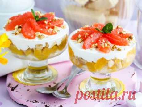 Фруктовый салат с орехами и творожной заправкой - домашний рецепт от Простоквашино