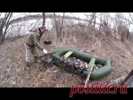 Весенняя охота на селезня с манком и чучелами. Spring hunting duck decoy with stuffed and.