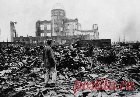 13-15 февраля 1945 г. американской и британской авиацией был выжжен дотла город Дрезден в котором находилось 110 промышленных предприятий (50 тыс. работников). В результате бомбардировок образовался огненный смерч, температура в котором достигала 1500 °C. Сгорело 12 тысяч гражданских зданий. Погибло больше 20 тыс. мирных граждан.