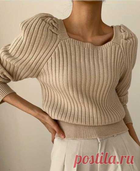 Красивый свитер не обязательно связан "косами". Интересные модели, связанные "резинкой" | Тепло о... Идеи интересных пуловеров и жакетов, связанных узором "резинка"