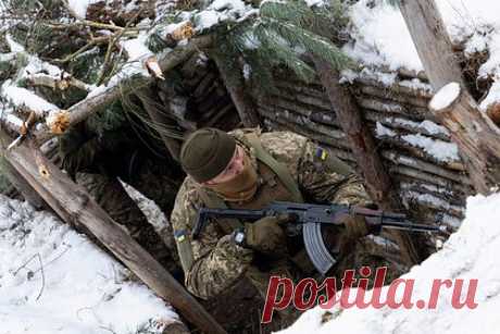 В ВСУ заявили о планах сдать позиции. ВСУ придется сдать ряд позиций, заявил офицер ВСУ Арти Грин. Он отметил, что у ВСУ мало сил и средств, а у Российской армии — достаточно. «придется оставить плацдарм на левом берегу Черного Жеребца, и, возможно, на левом берегу Оскола для того, чтобы минимизировать потери», — пояснил военный.