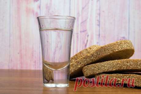 Ароматный самогон из хлеба – рецепт браги без дрожжей, сахара и солода | АлкоФан | Яндекс Дзен