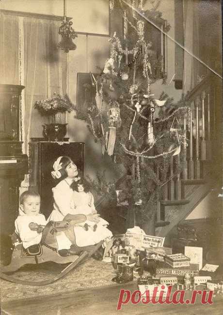 Lovely Vintage Photos Show How Children Celebrated Christmas More Than 100 Years Ago