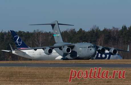 Фото Boeing Globemaster III (07-7173) - FlightAware