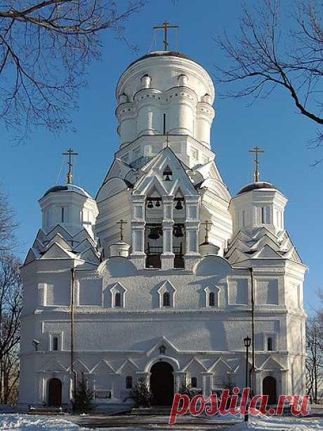 Церковь Усекновения Главы Иоанна Предтечи в Дятькове.