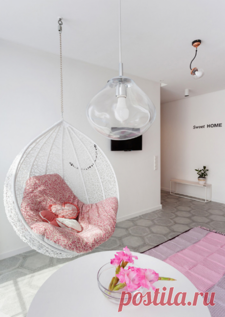 Дизайнер Ирина Сазонова создала однокомнатную квартиру для &quot;внутренней девочки&quot;, которая живет в душе каждой женщины. Как вам результат для съемной квартиры с небольшим бюджетом? Все фото смотрите по ссылке &gt;&gt;