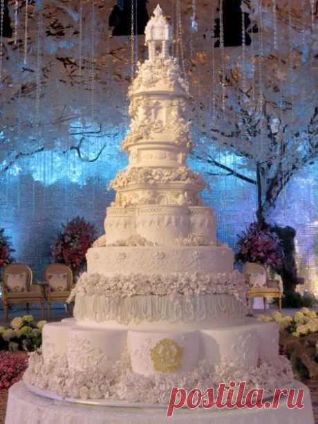 Самые красивые и дорогие свадебные торты в мире