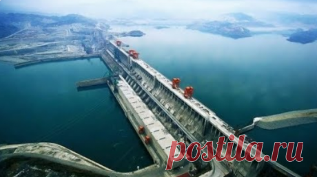 Китайская плотина замедлила вращение Земли Гравитационная плотинная электростанция «Три ущелья» находится в провинции Хубэй в Китае.