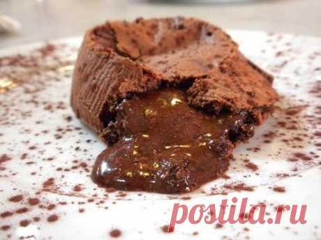 Как приготовить шоколадный кекс с жидким центром - рецепт, ингридиенты и фотографии