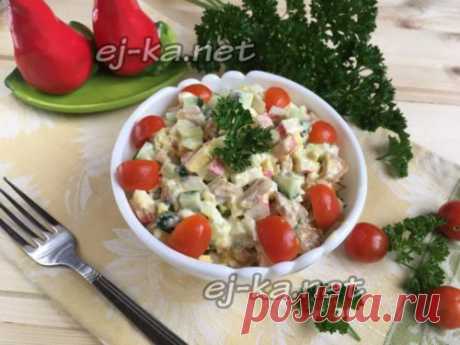 Салат "Алёнка" с крабовыми палочками и шампиньонами - рецепт с фото пошагово