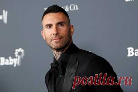 Лидер Maroon 5 Адам Левин прокомментировал новость о романе с любовницей. Лидер рок-группы Maroon 5 Адам Левин прокомментировал новость об отношениях с любовницей. Ранее модель Самнер Строу заявила о том, что на протяжении года состояла в отношениях с артистом. Левин заявил, что совершил ошибку, а также добавил, что его беременная жена, модель Бехати Принслу, поддержала его.