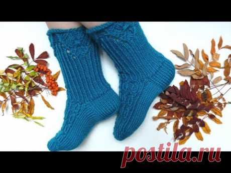 Теплые ажурные носки. Вязание спицами. Warm socks. Knitting.