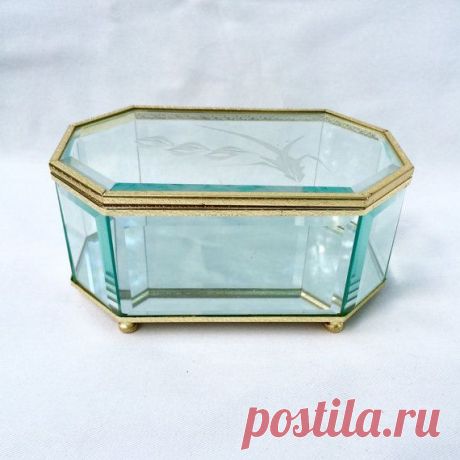 Glass and Brass Beveled Glass Jewelry Box от EllasAtticVintage