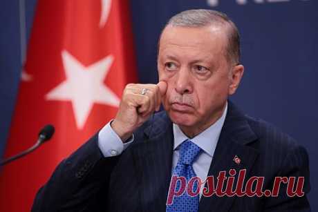 Эрдоган заявил о планах экономить на закупках газа с помощью АЭС. Работа АЭС «Аккую» позволит Турции экономить на закупках газа за рубежом до 1,5 миллиарда долларов в год. Об этом во время церемонии завоза ядерного топлива на атомную станцию заявил президент Турции Реджеп Тайип Эрдоган. Известно, что все четыре энергоблока введут в эксплуатацию к 2028 году.