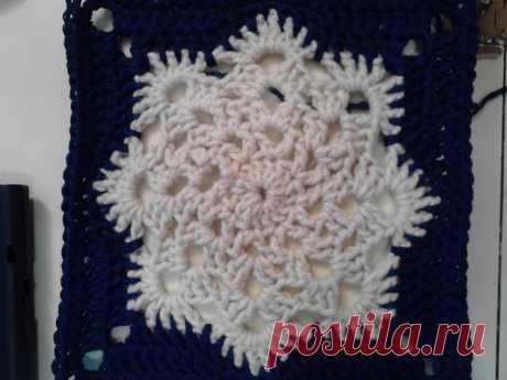 Ravelry: Snowflake Granny Square Afghan pattern by Joanne Kundra