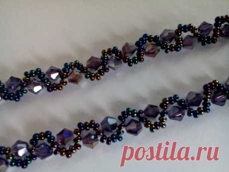 Колье из бисера и биконусов. DIY. Necklace from beads. Master-class