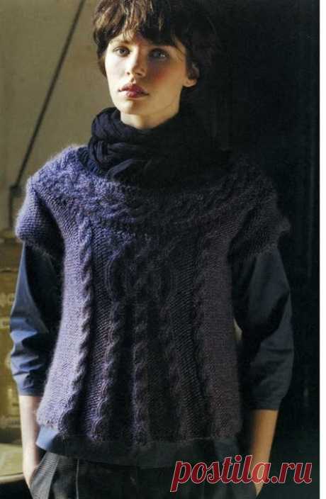 Мохеровый пуловер с круглой кокеткой.