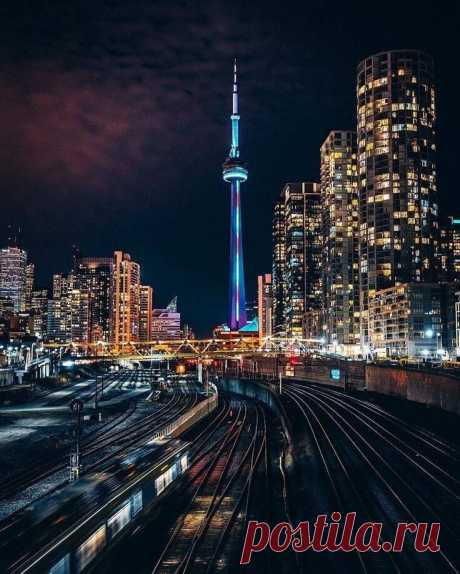 В мире красивых фотографий...
Ночные города.
Ночной Торонто...