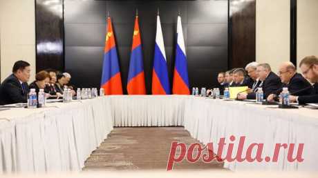 Премьер Монголии предложил Мишустину вместе съесть борщ