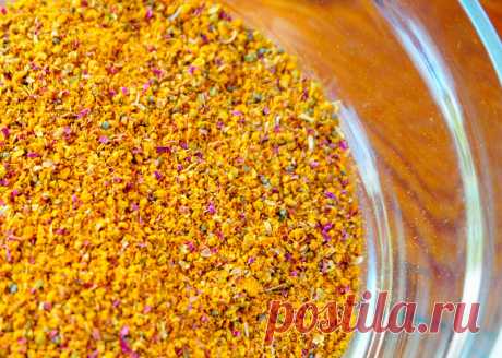 Гарам масала Гарам масала – северо-индийская сухая смесь специй. На хинди упомянутое словосочетание означает «острая смесь специй».