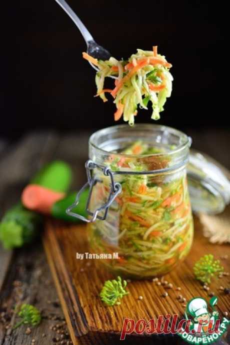 Маринованный салат из молодого кабачка - кулинарный рецепт