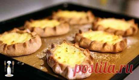 Открытые пирожки с картошкой в духовке рецепт | Вкусно готовим дома